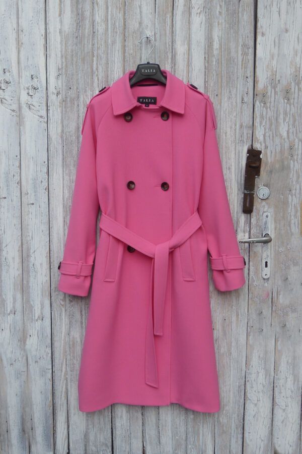 Trench oversize with belt in pink color.