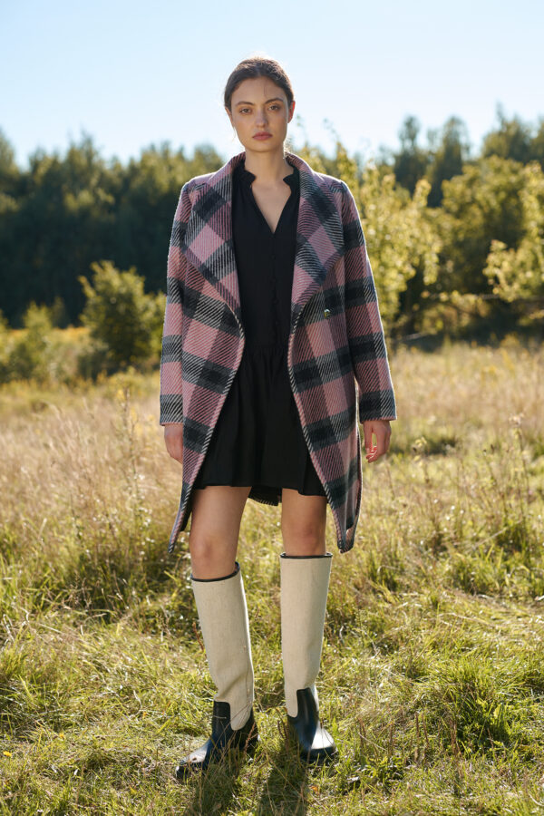 coat pink checkered with beautiful big collar