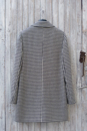 plaszczyk-marynarka-pepitke-prosta