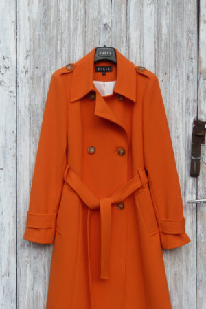 Damski trencz wiązany wiosenny, dwurzędowy z wiązaniem w pasie.