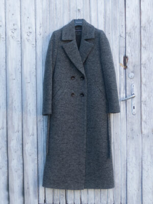 Zimowy płaszcz z wełny i kaszmiru, Długi, wiązany o szlafrokowym kroju. Miękki, mięsisty materiał. Produkt premium w ograniczonej dostępności. Szary melanż.