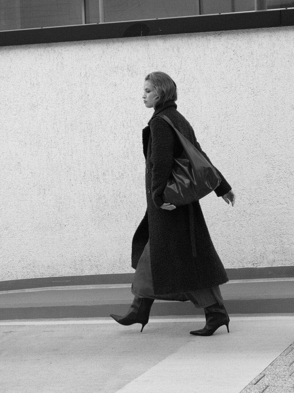 Ekskluzywne płaszcze damskie. Naturalne materiały. Zrównoważona produkcja.